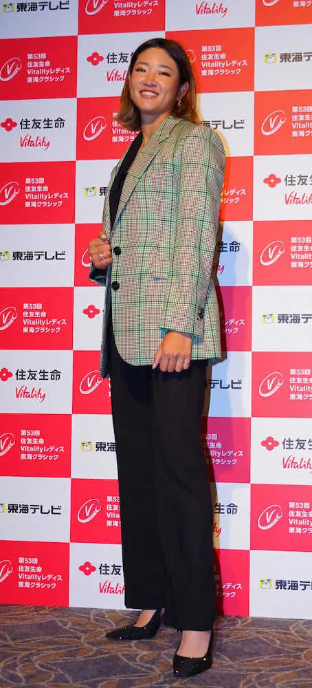 【画像・写真】馬場咲希と同組の2人は興味津々　英莉花「記事は読みました。楽しみ」千怜「どういうゴルフをするか」