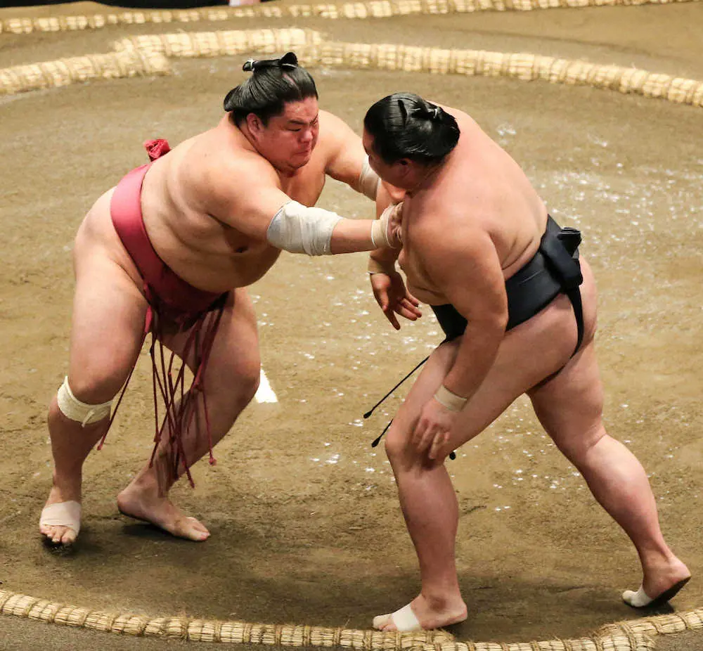 【画像・写真】北勝富士が自身初の中日勝ち越し！　横綱・照ノ富士は豪快な上手投げで5勝目　大関・正代は泥沼7連敗…