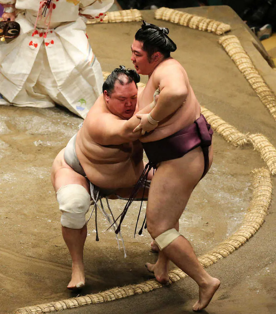 【画像・写真】北勝富士、初の全勝ターン　「一日一番コツコツと。自分らしく」遠藤を寄り切りで撃破