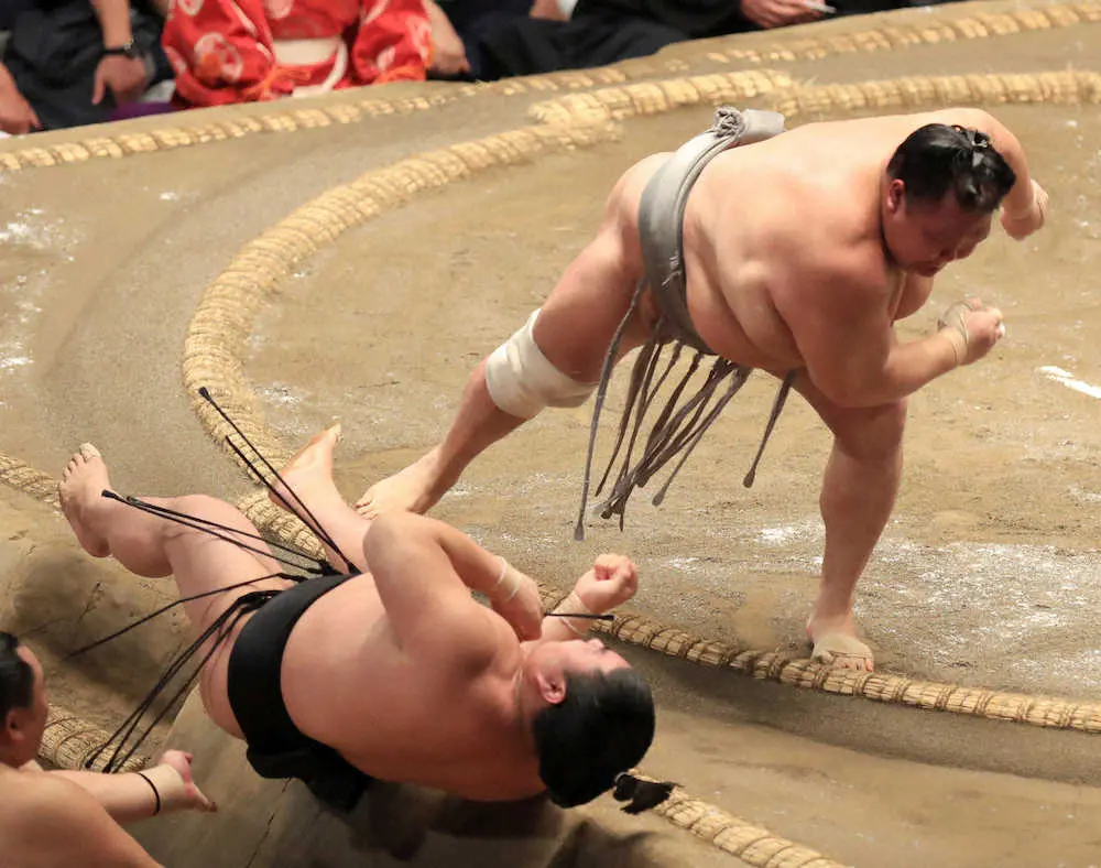 【画像・写真】北勝富士が9連勝！　1横綱3大関が総崩れ…正代はまさかの8連敗で負け越し決定