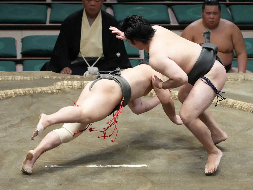 【画像・写真】東大生・須山　デビューから2場所連続勝ち越し「集中するのが大事」