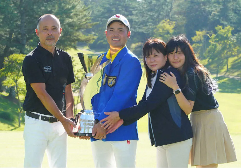 【画像・写真】男子ゴルフ蝉川泰果　涙の史上6人目アマチュアV　21歳が通算22アンダーで逃げ切った