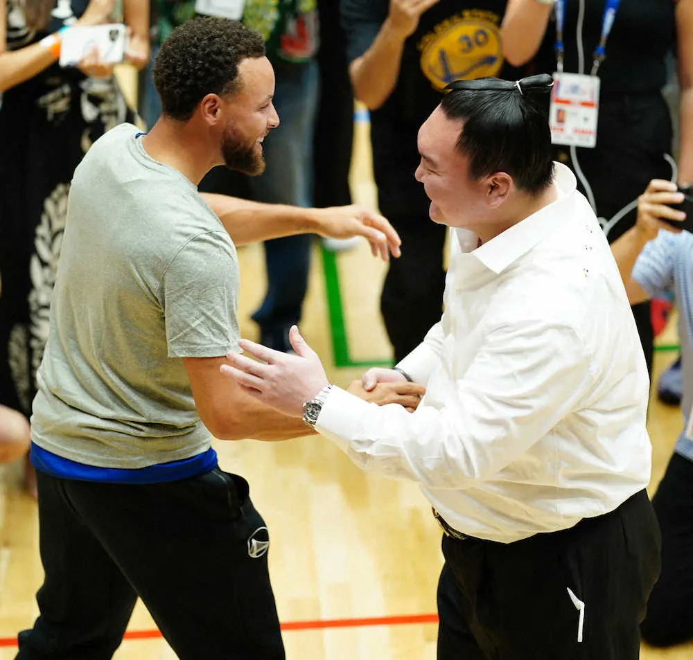 【画像・写真】昨季NBAファイナルMVPのカリー　相撲に興味津々「練習見たい。どういう生活をしているか知りたい」