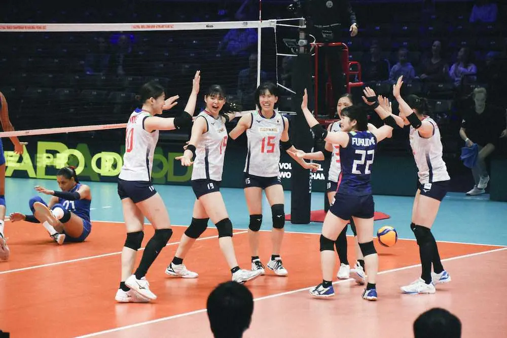 【画像・写真】女子バレー真鍋ジャパン　プエルトリコにストレート勝利で8強進出に王手！エース古賀2戦ぶり出場で7得点