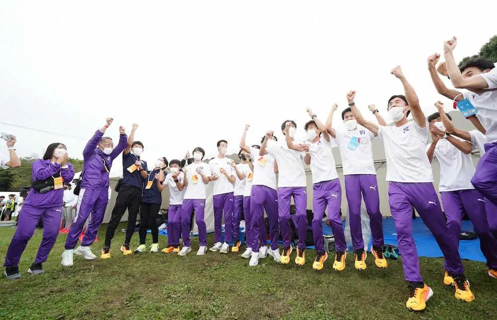 【画像・写真】【箱根駅伝予選会】55年ぶり切符の立大　上野監督、男泣き「15キロまで絶対に前に」作戦ズバリ