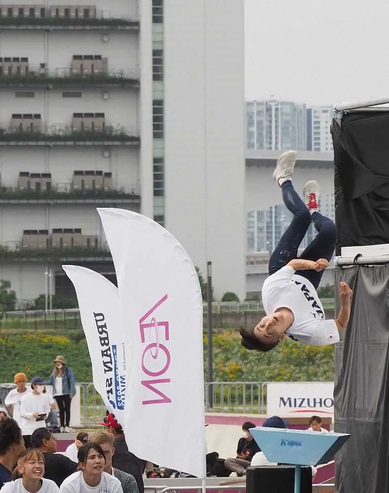 【画像・写真】体操フリースタイル女子・山本が日本人メダル1号「銀」　ノーミスの会心演技で予選から得点を3点アップ