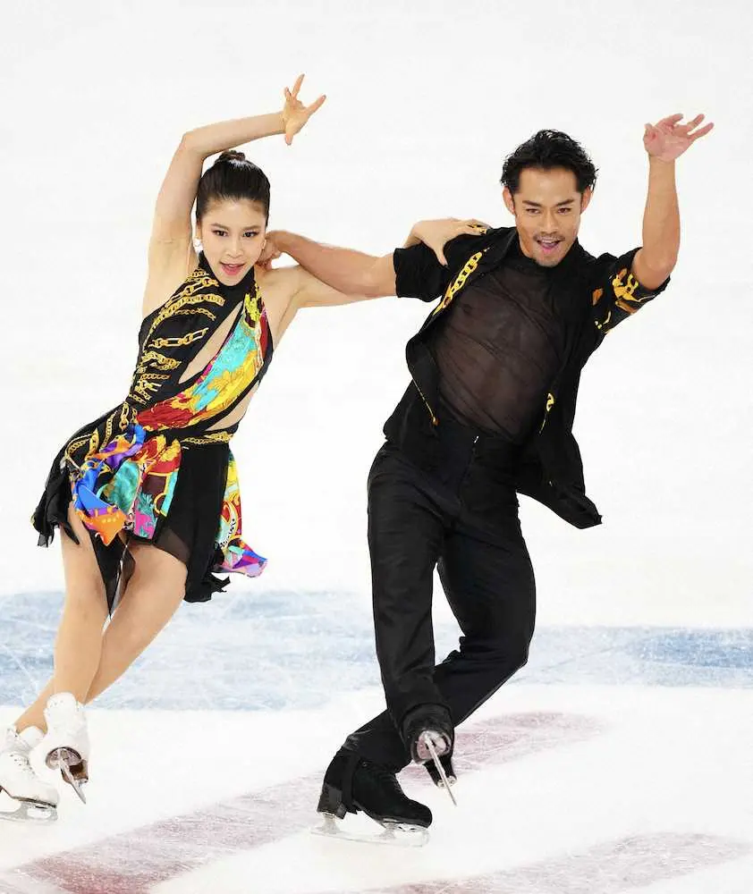 【画像・写真】村元、高橋組が69・97点で5位発進　ラテンのリズムで会場から手拍子　アイスダンスRD