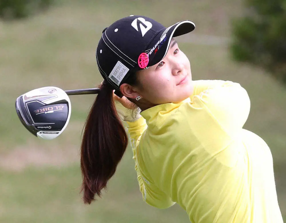 【画像・写真】川崎春花が首位浮上　19歳ルーキーが2勝目の壁打ち破る！パット修正実り7バーディー66