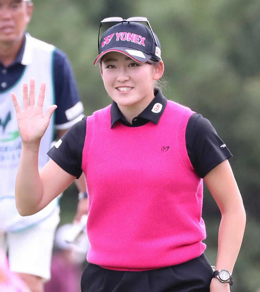 【画像・写真】岩井姉妹そろって68　妹・千怜3差4位でツアー3勝目射程