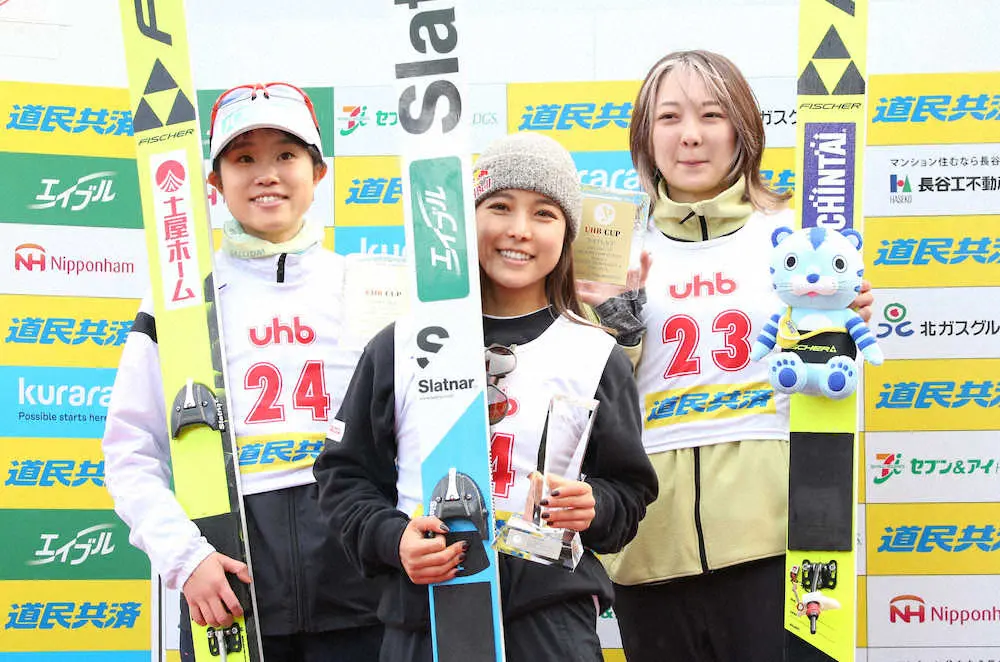 【画像・写真】高梨沙羅　今季国内3連勝！好調維持も気を引き締め「今は結果よりも内容」　UHB杯
