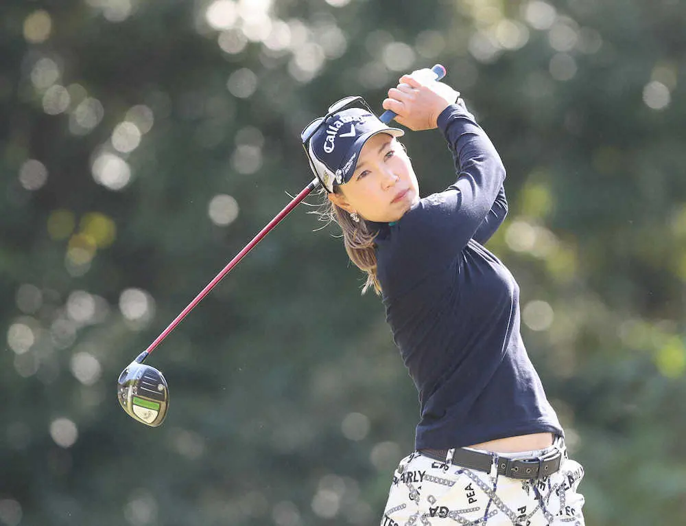 【画像・写真】上田桃子が単独首位　ショット＆パット安定せず「よく我慢してスコアをつくれた」