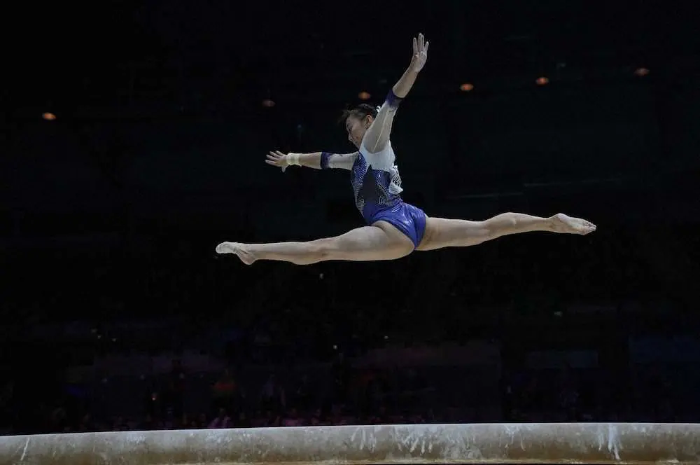 【画像・写真】“代役”出場の渡部葉月が平均台で金メダル獲得！宮田笙子は銅メダルでW表彰台