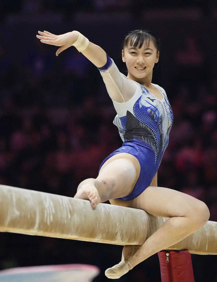 【画像・写真】渡部葉月　日本女子4人目＆最年少18歳2カ月で「金」　女子平均台の繰り上がりシンデレラ
