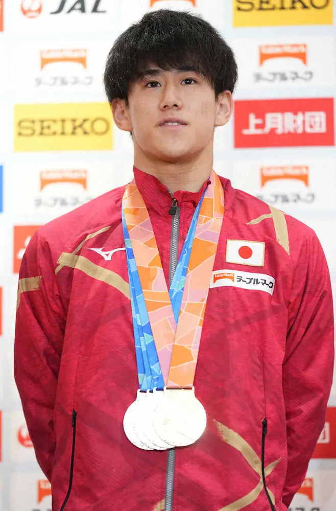 【画像・写真】橋本大輝、世界体操から帰国　メダル4個も団体金逃し「パリまでに完成形を」