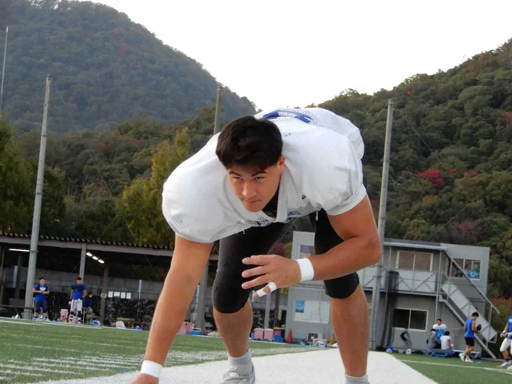 【画像・写真】アメフト関学大　DLトゥロターが狙う関大のターゲットは一つ「しっかりQBサックを」