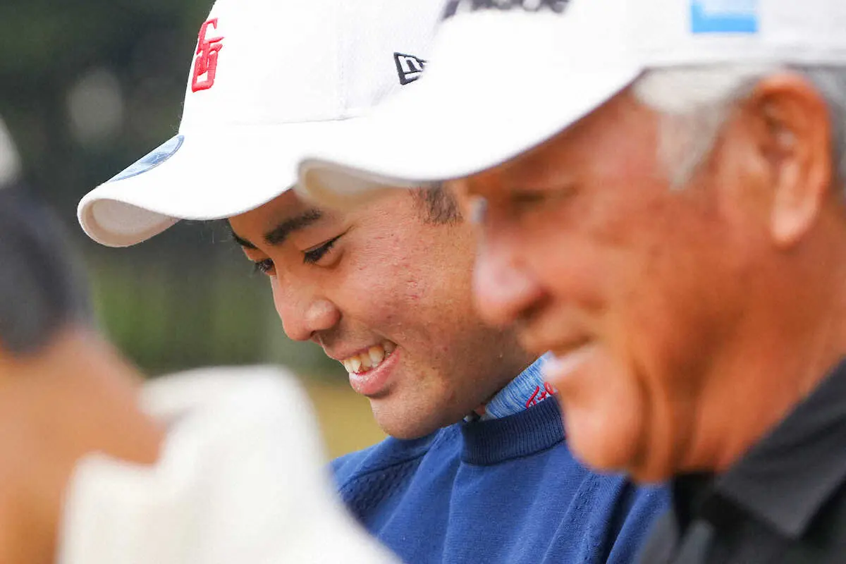 【画像・写真】プロ2戦目の蝉川泰果がプロアマ戦に初出場、青木功会長から「アプローチ、教えて頂きました」　　