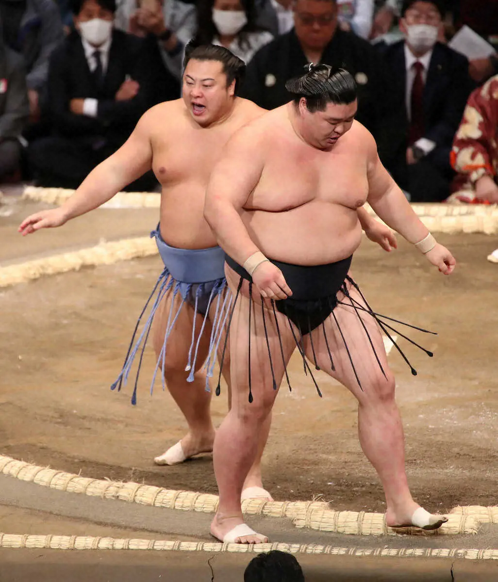 【画像・写真】翔猿　正代に雪辱!!　「どんどん前に出られた」押し出しで圧倒