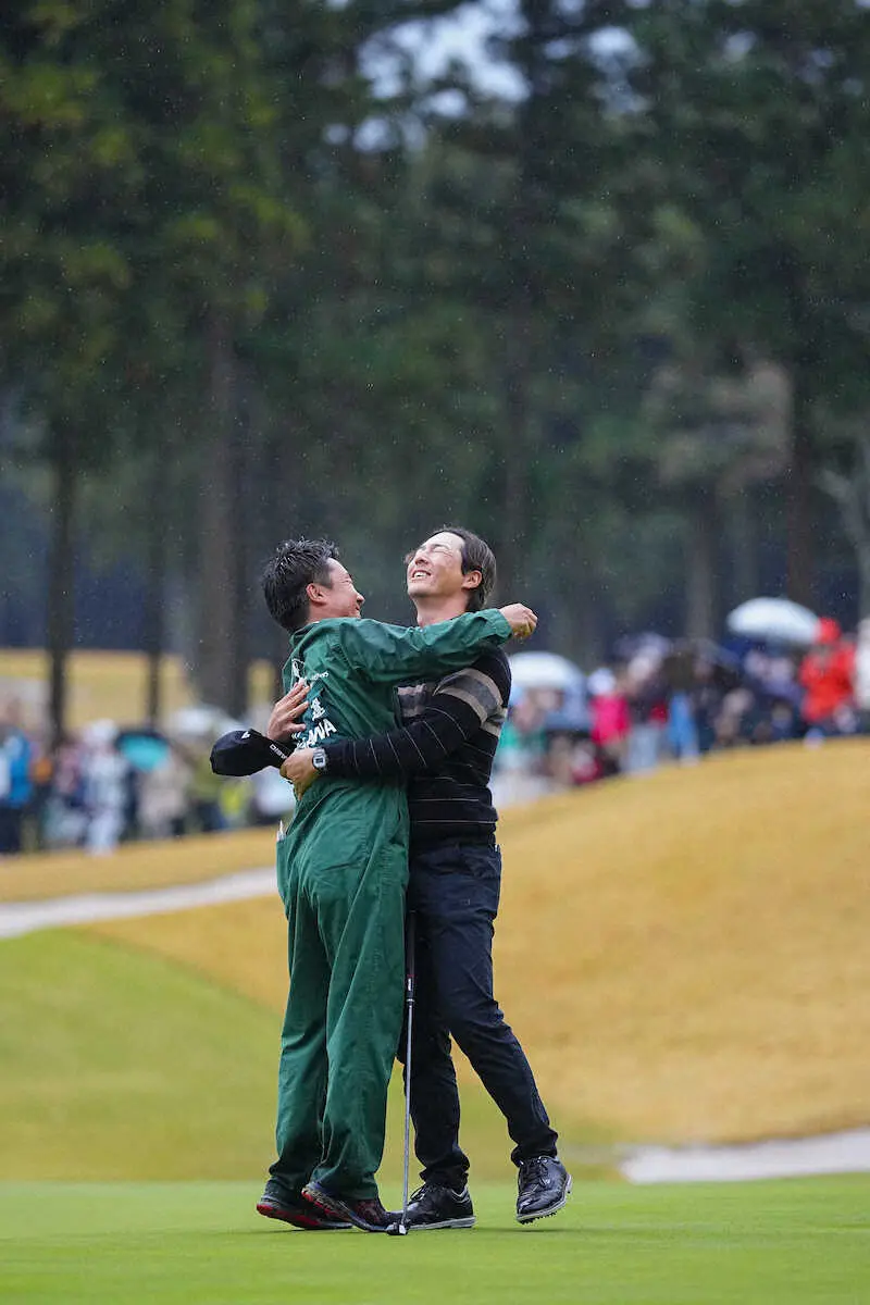 【画像・写真】遼、2年11カ月ぶり復活V　「正直、信じられない」蝉川を逆転＆星野とのPO制す