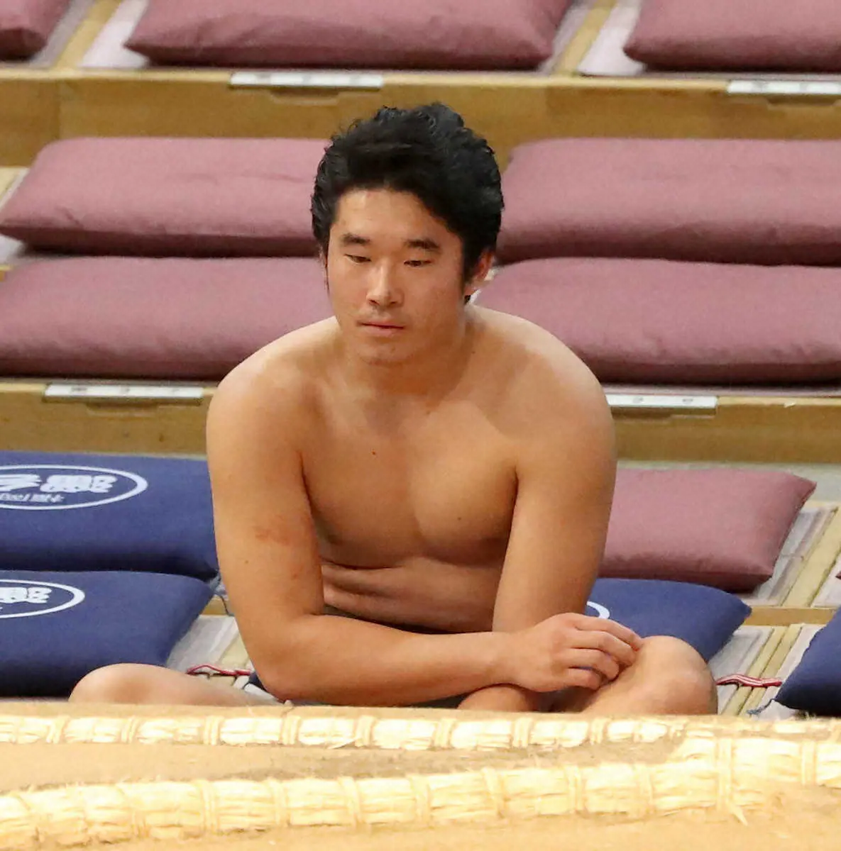 【画像・写真】大学野球から異例の転身となった鳥山は「初陣」飾れず　大相撲九州場所前相撲