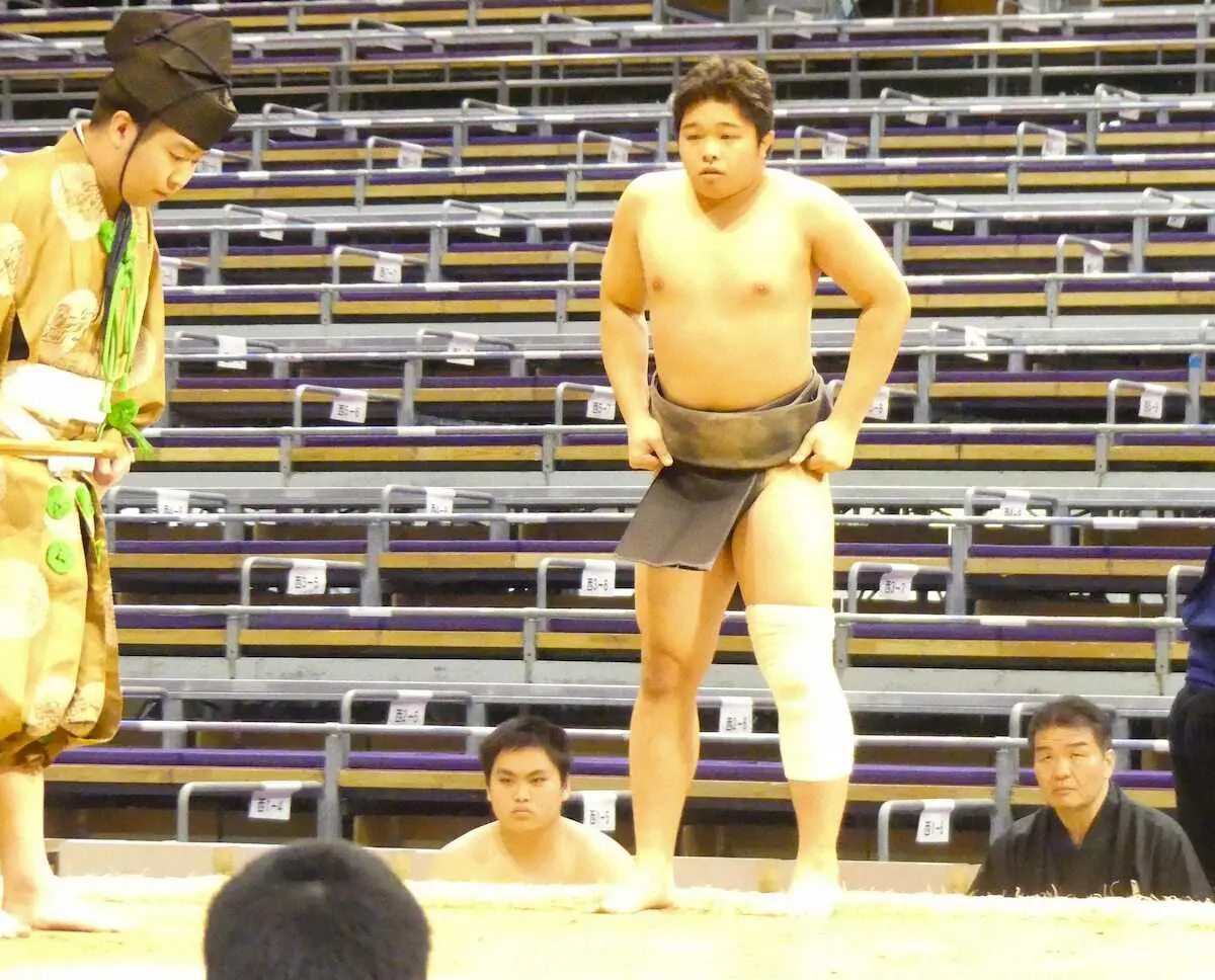 【画像・写真】安治川親方おい・桜庭「一段落した」3勝目にホッ　名古屋商大野球部出身・鳥山との熱戦制す