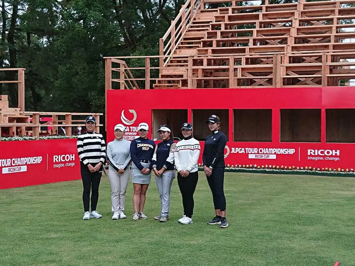 【画像・写真】ツアー選手権リコー杯で木製スタンド導入！原英莉花「高級感があって新築のような香り」