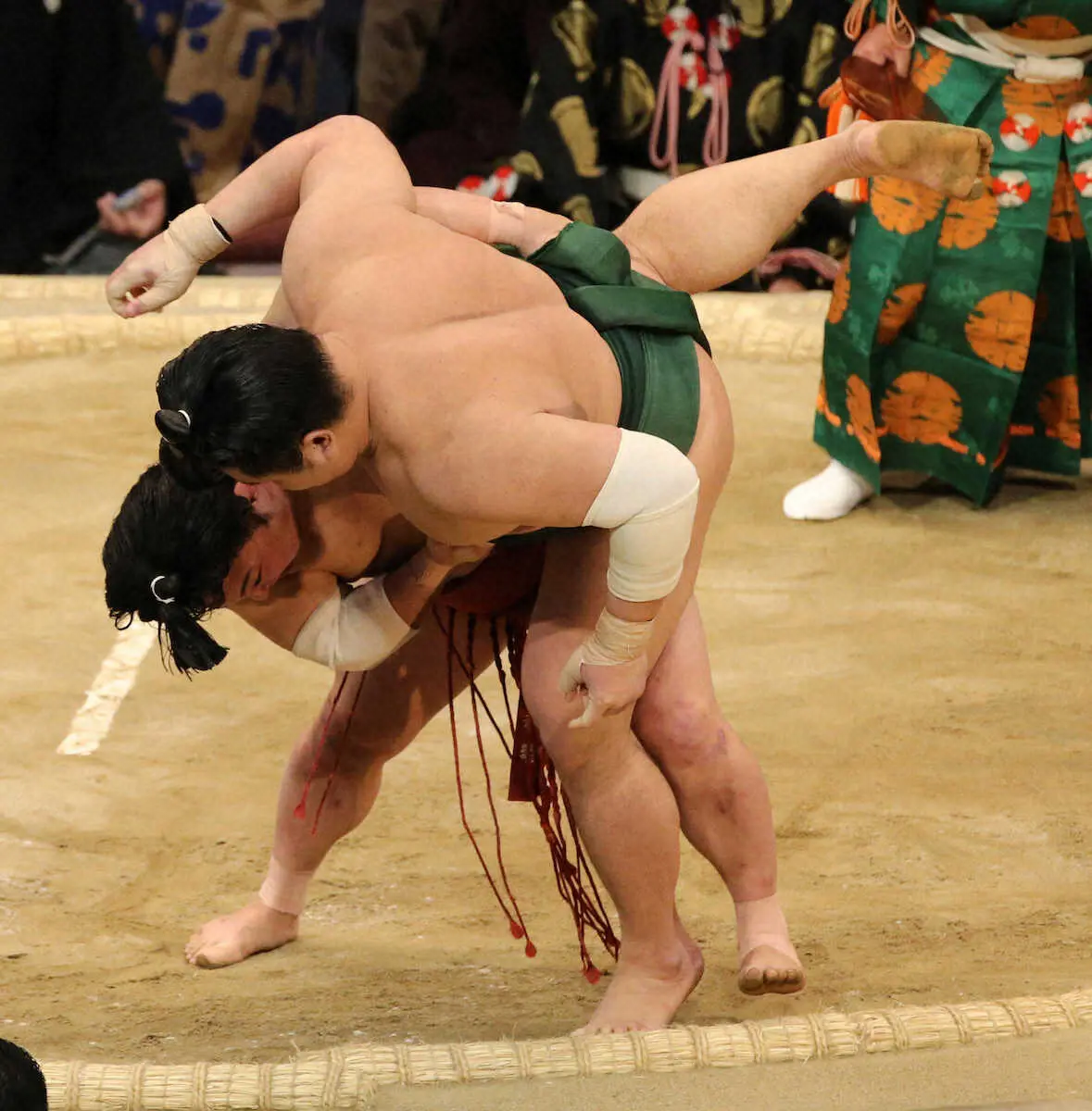 【画像・写真】炎鵬が2分25秒の大熱戦を制して勝ち越し　諦めかけた時、脳裏に浮かんだ“伝説の死闘”