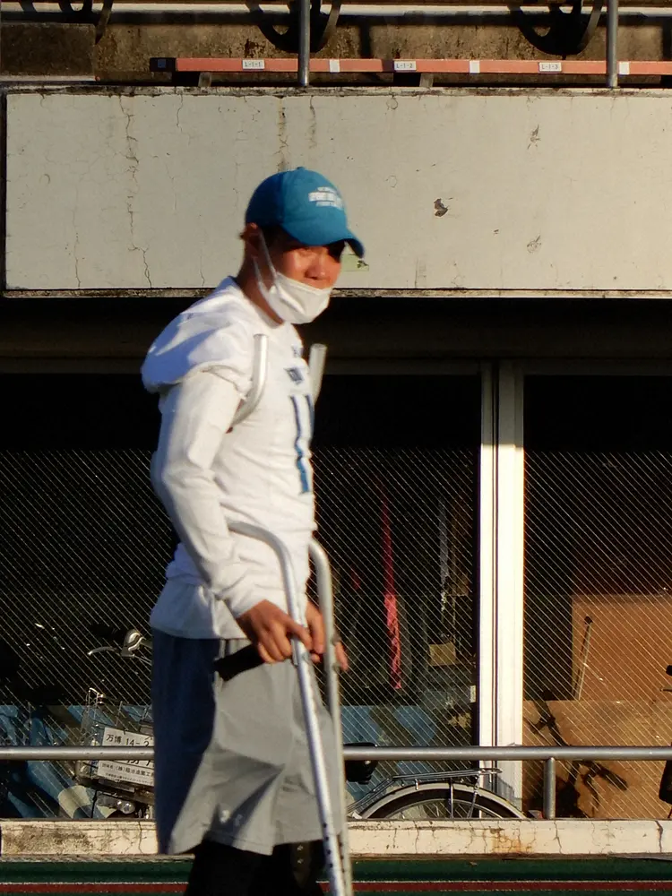 【画像・写真】アメフト近大　負傷欠場のQB中井が胸を熱くした2TDパス「僕もやったことないのに…」