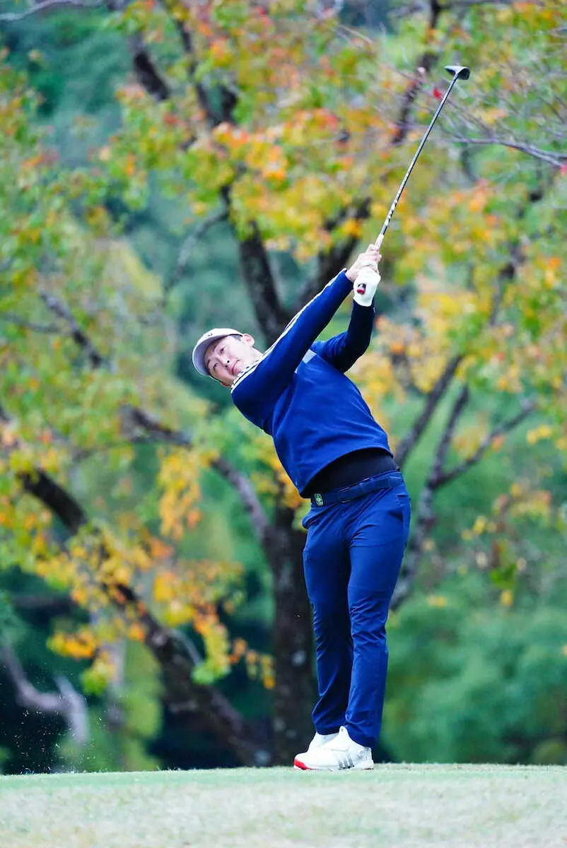 【画像・写真】C・キムが通算22アンダーで単独首位維持、1打差2位に初V目指す岩崎亜久竜　カシオワールド第3日