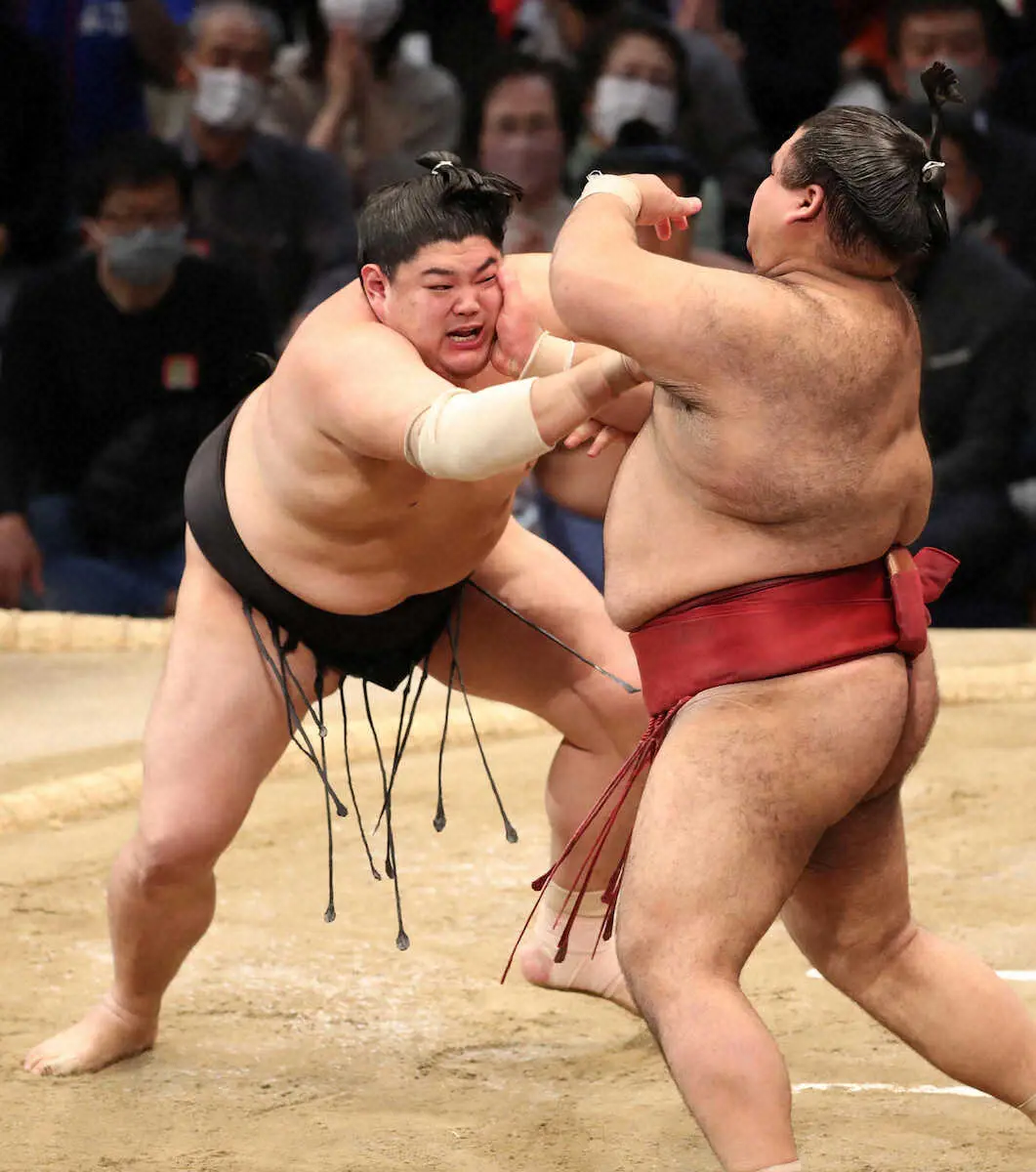 【画像・写真】阿炎が初優勝！28年ぶり巴戦による優勝決定戦制した　3場所連続の平幕Vは史上初