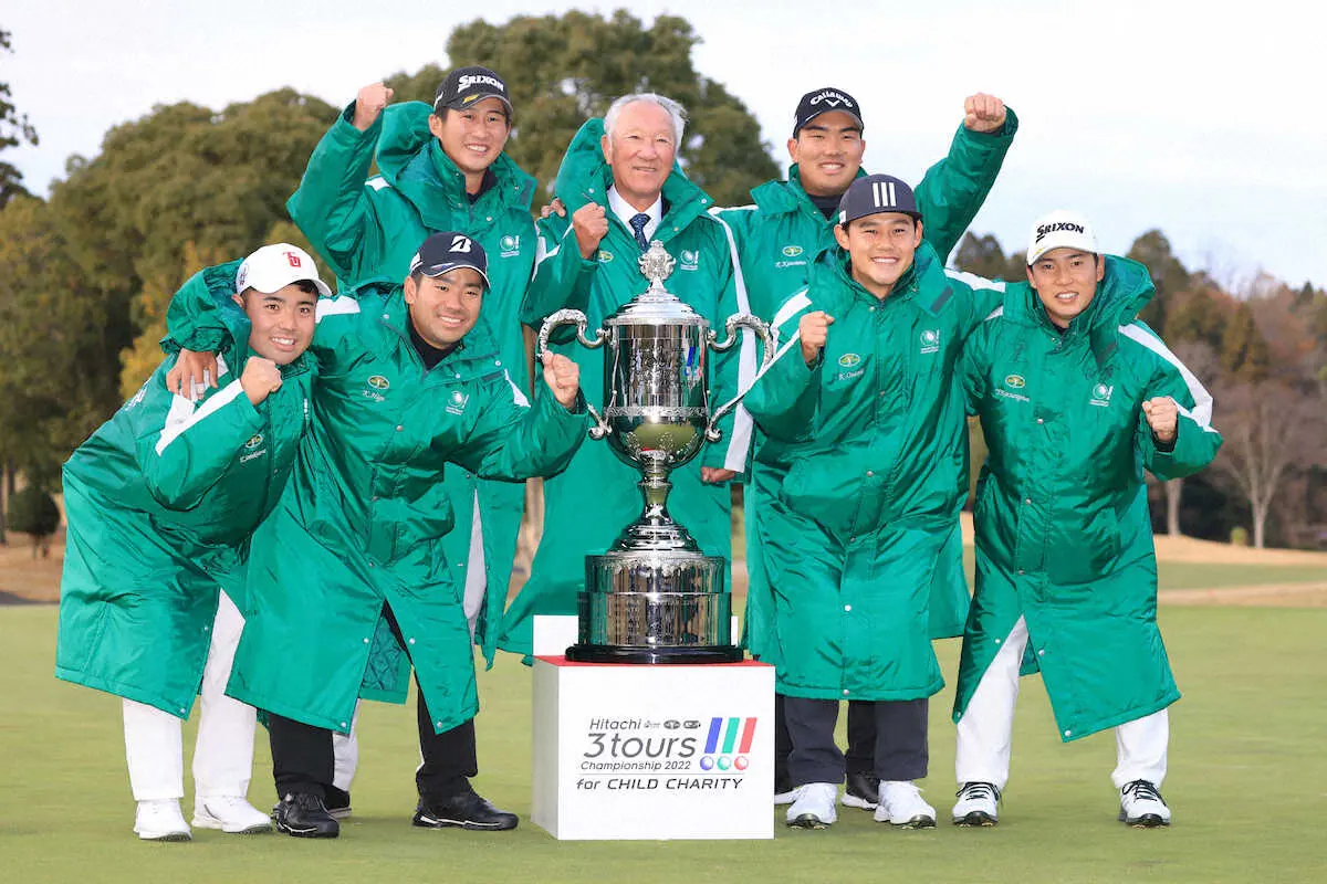 【画像・写真】男子が4大会ぶりV、比嘉一貴がMVPに輝くも「女子はキラキラしてた。男子にも必要かな…」