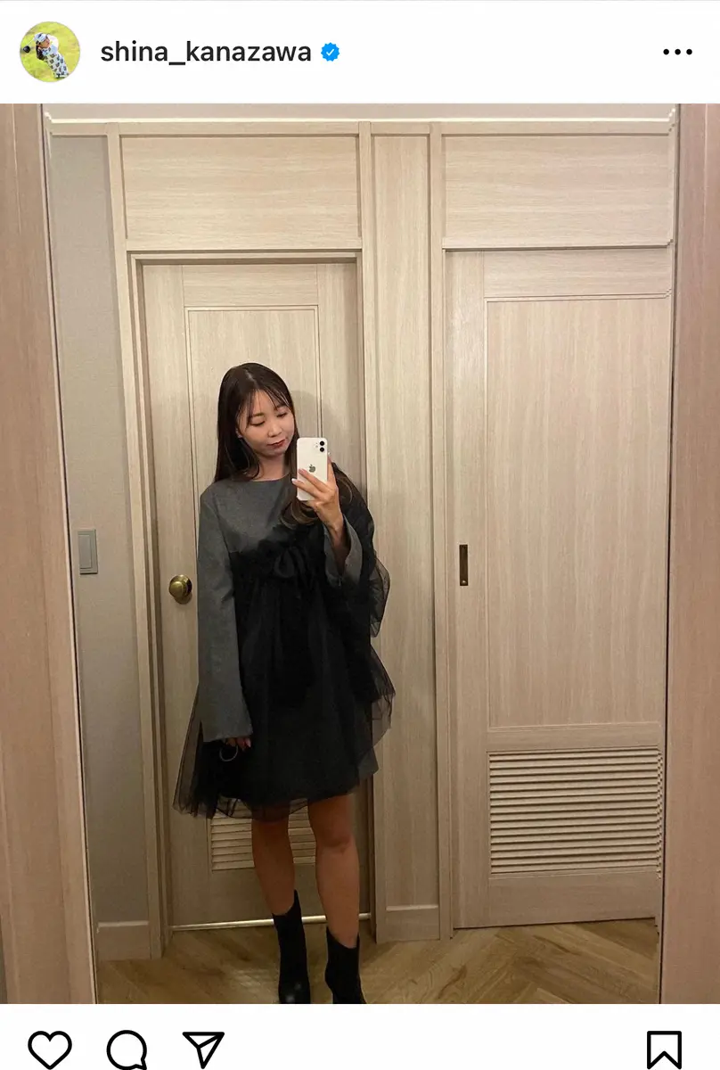 【画像・写真】女子ゴルフ金沢志奈　鶴岡果恋、松田鈴英とお揃いコーデ！ミニスカウエア姿に「アイドルみたい」「美女」