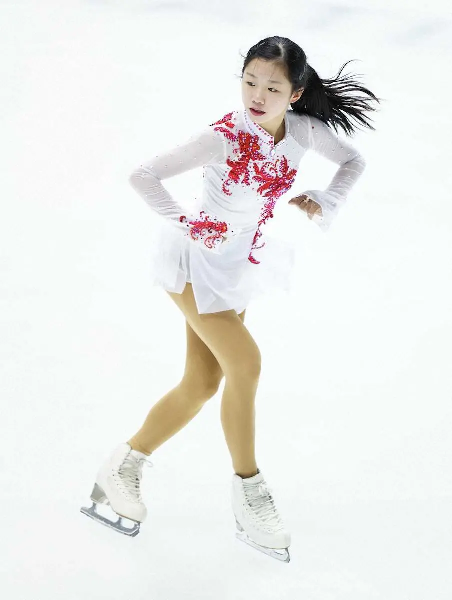全日本フィギュア女子の午前練習する中井亜美（撮影・長久保 豊