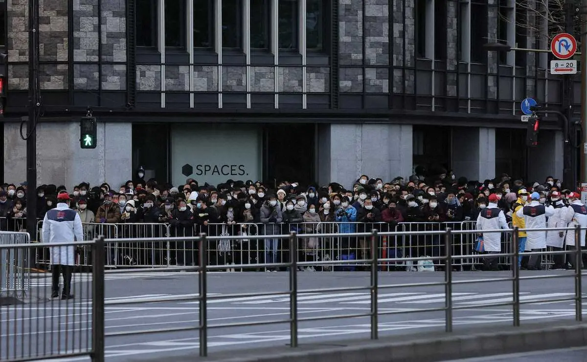 【画像・写真】【箱根駅伝】3年ぶり観衆100万人超えか　今大会は観戦自粛求めず、大手町には多くのファン
