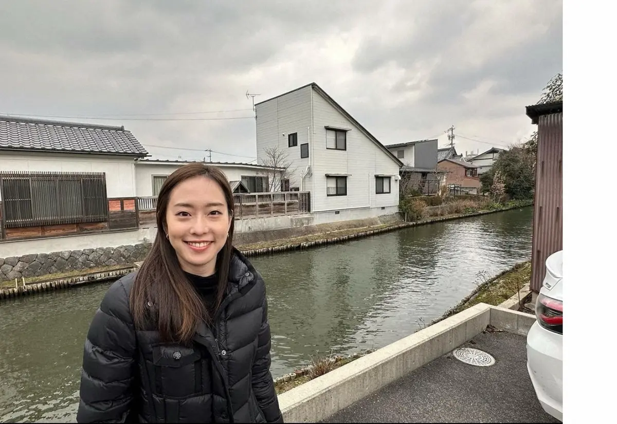 【画像・写真】石川佳純　ダウンジャケット姿で新年あいさつに「美人やなぁ」「大人っぽくなった」