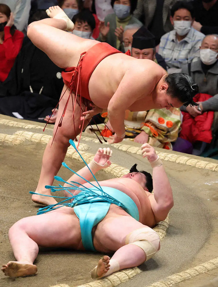 【画像・写真】10勝以上で大関復帰の正代は大栄翔に敗れ2連敗　大関・貴景勝も翔猿に敗れ2日目で早くも土
