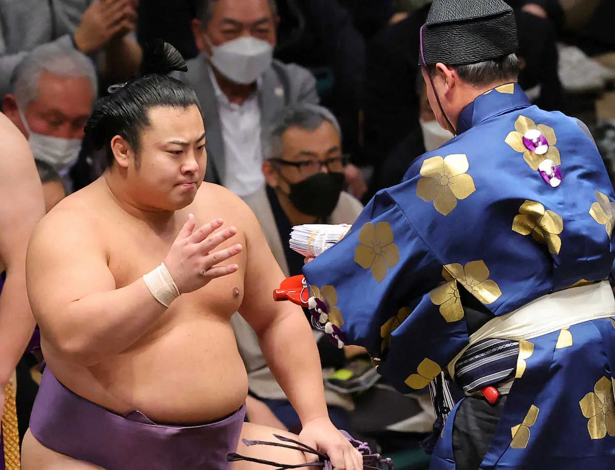【画像・写真】一人大関の貴景勝が早くも黒星　綱獲りの重圧か　玉ノ井親方「少し心配な負け方」