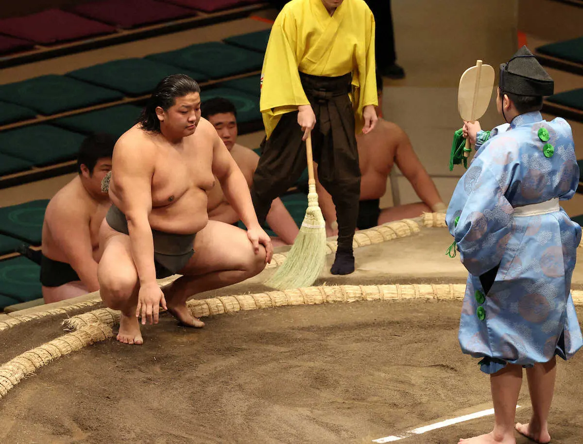 【画像・写真】朝白龍、白星デビュー　師匠は元朝赤龍、師匠の兄弟子は元横綱・朝青龍