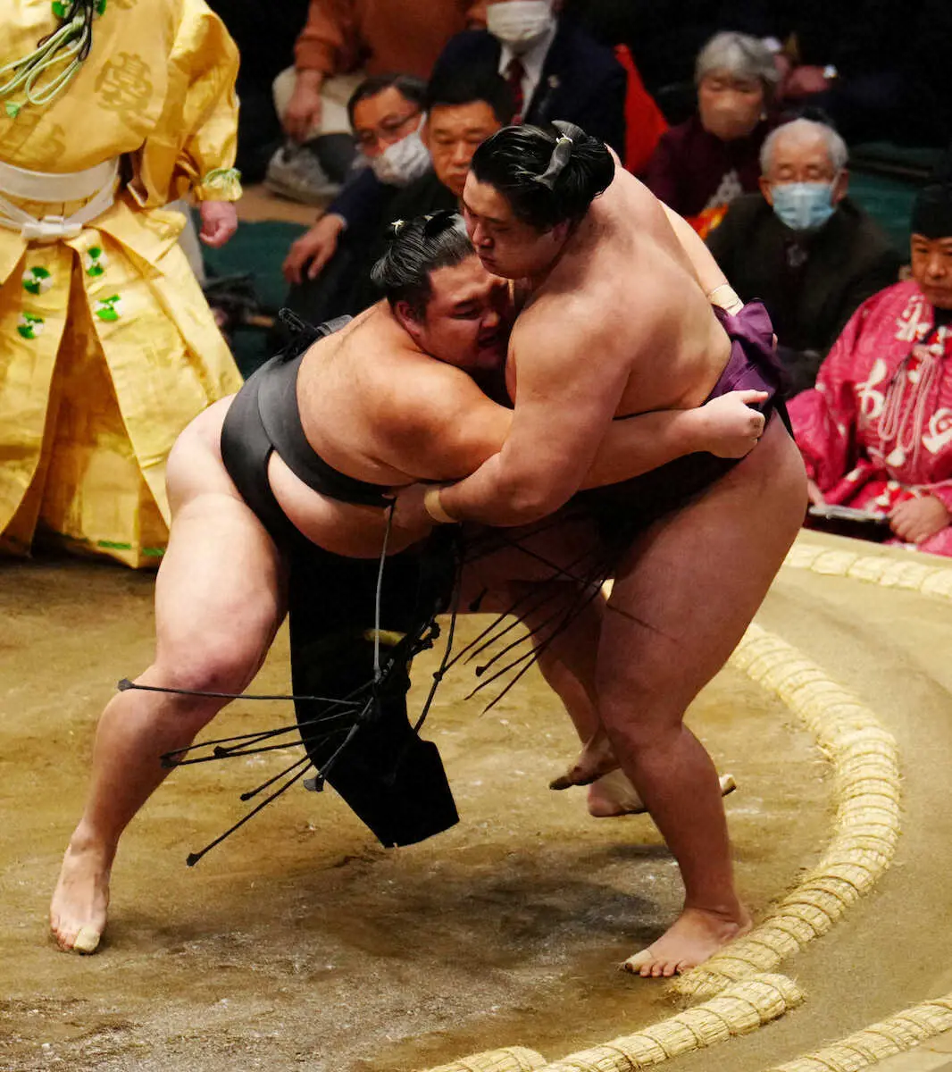 【画像・写真】朝乃山6連勝　十両全勝対決制し単独トップ　14勝以上で幕内復帰へ「変わらずに前へ出る」