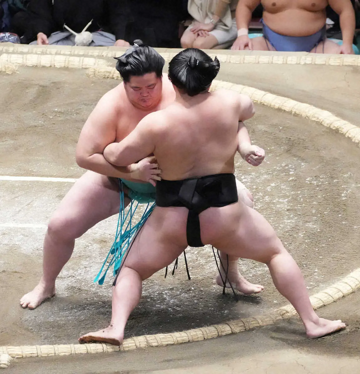 【画像・写真】琴ノ若　若元春との新小結対決制し3連勝　「しっかり前へ出られた」