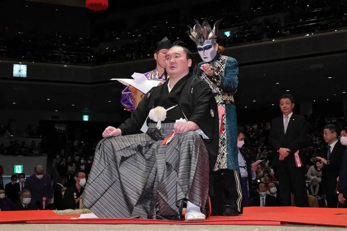 【画像・写真】YOSHIKI　断髪でエール「人の髪の毛を切ったのは人生で初めて」「期待しています」