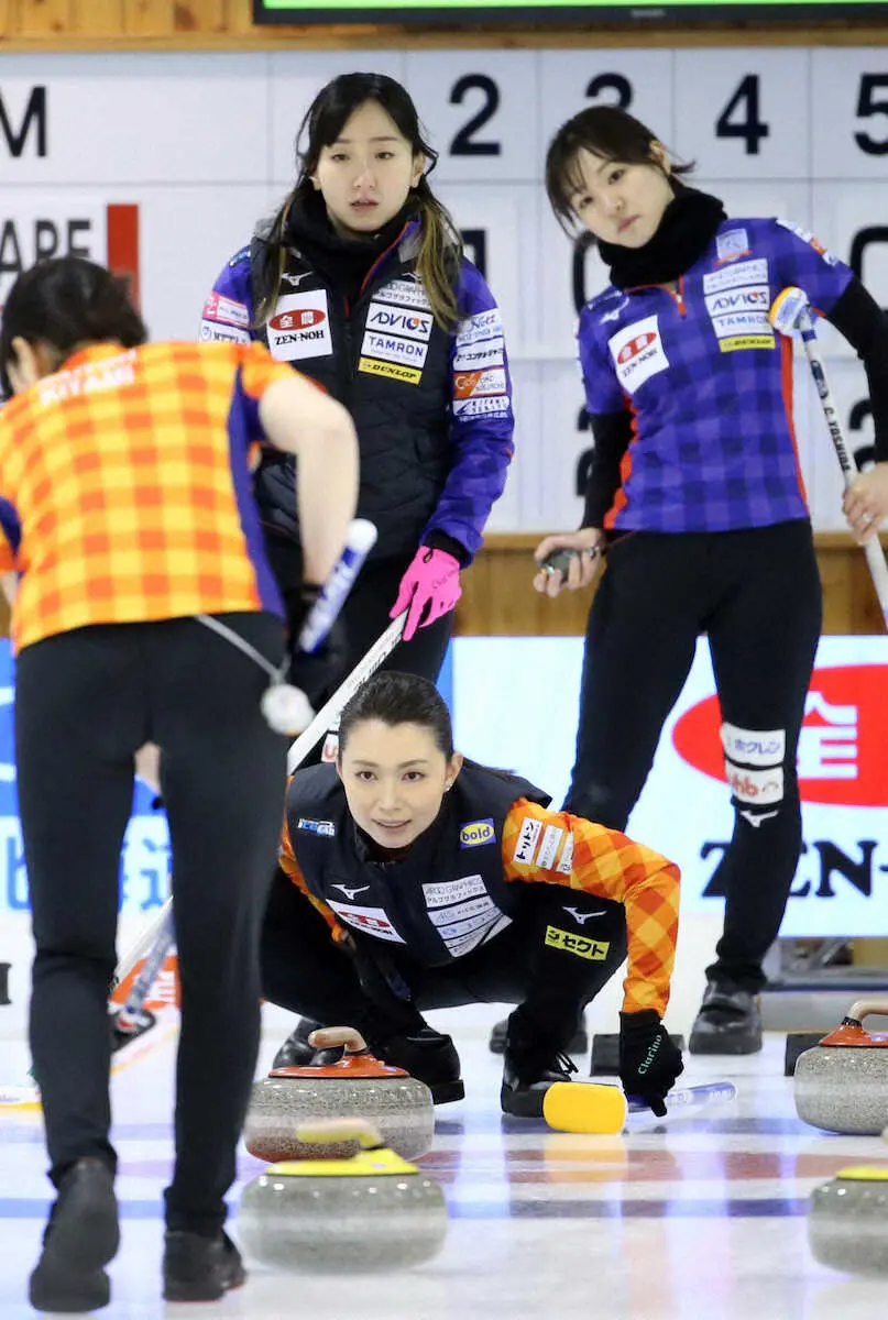 【画像・写真】ロコ・ソラーレ“姉妹対決”制す　マリリンに恩返し白星　決勝Tに進出