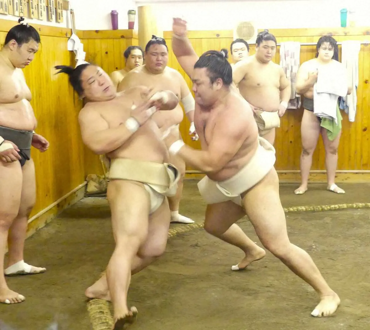 【画像・写真】霧馬山が若隆景＆若元春らに16勝3敗　無尽蔵のスタミナ発揮で次期大関候補のライバルを圧倒