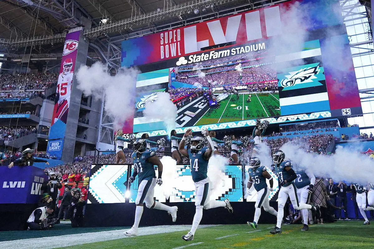 【画像・写真】スーパーボウル前半を終えてイーグルスが10点をリード　ハーツはランで2TD　QBとしては37年ぶり