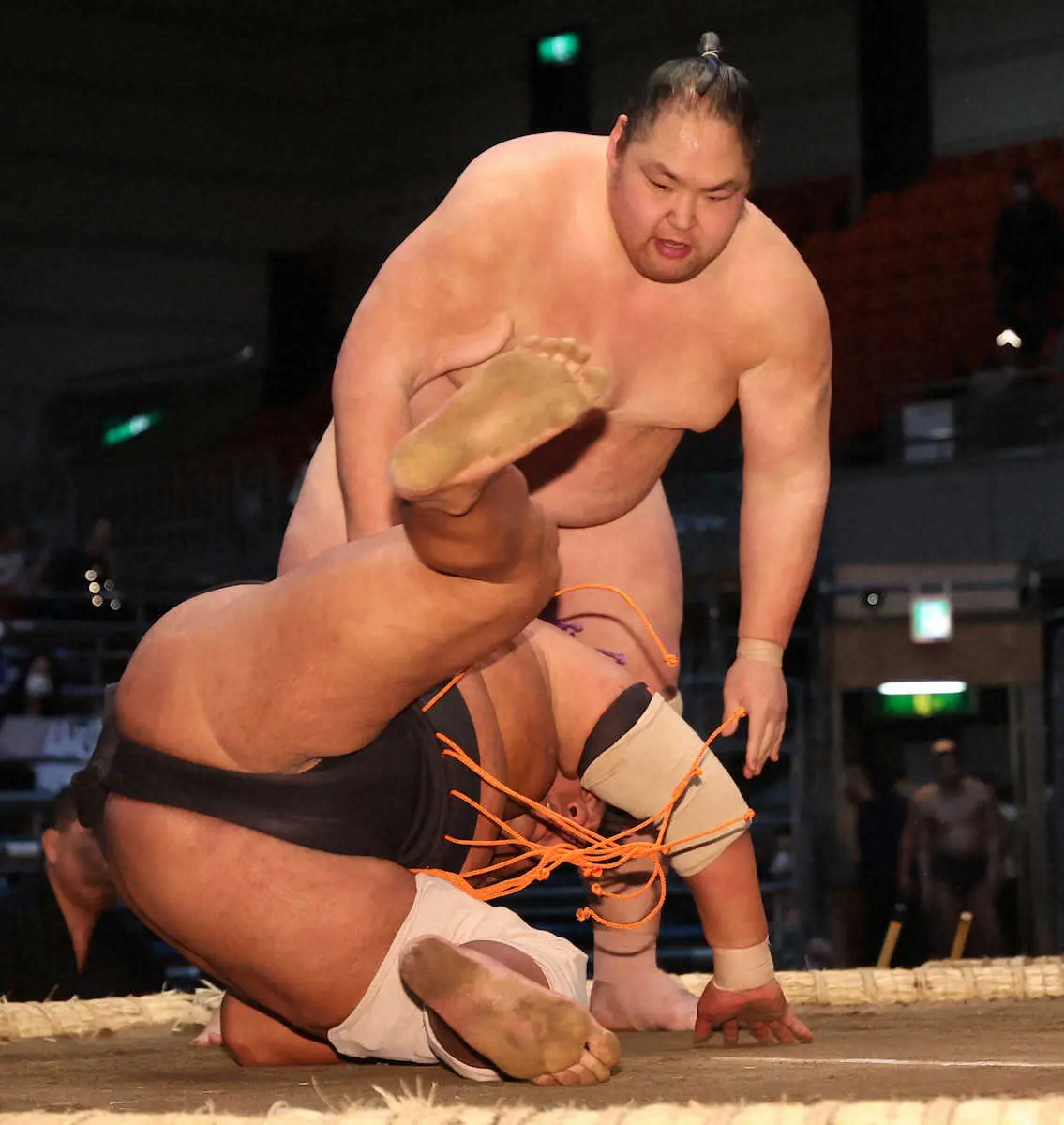 【画像・写真】三段目・旭大星が天風との元幕内対決に敗れ1勝1敗「怖さがあるから足が出ない」古傷の左膝に不安も