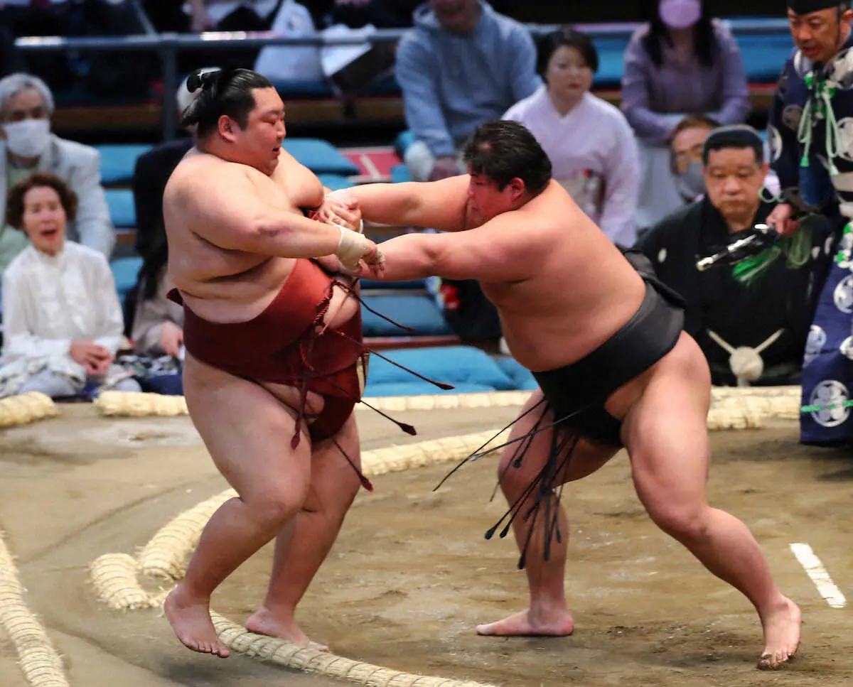 【画像・写真】新十両・落合が幕内V経験者の徳勝龍を破って3勝目　相手十分の左四つから攻め返し「体が良く動いた」