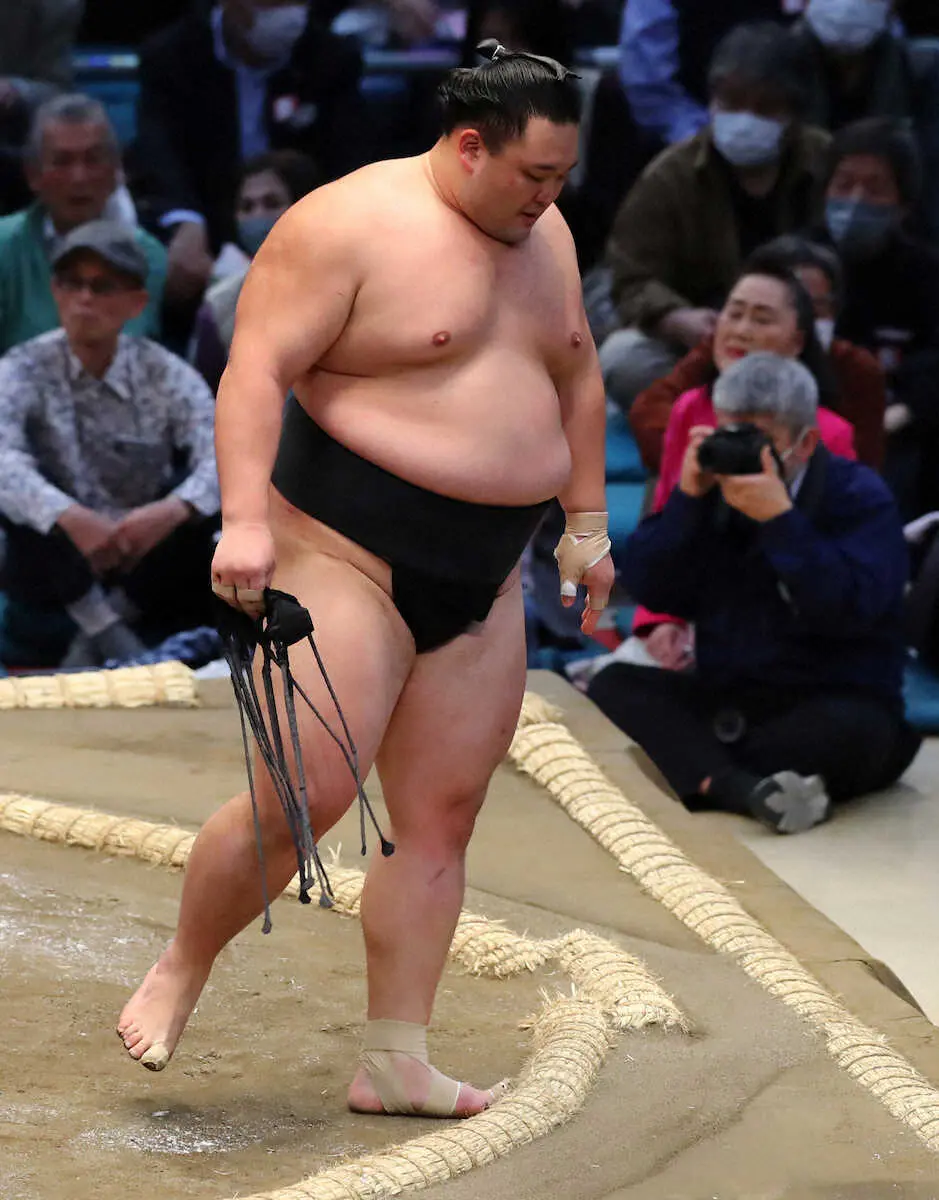 【画像・写真】朝乃山　逸ノ城との幕内優勝力士対決に敗れ、初黒星　3戦3勝同士で対決　「休まず攻めたかった」