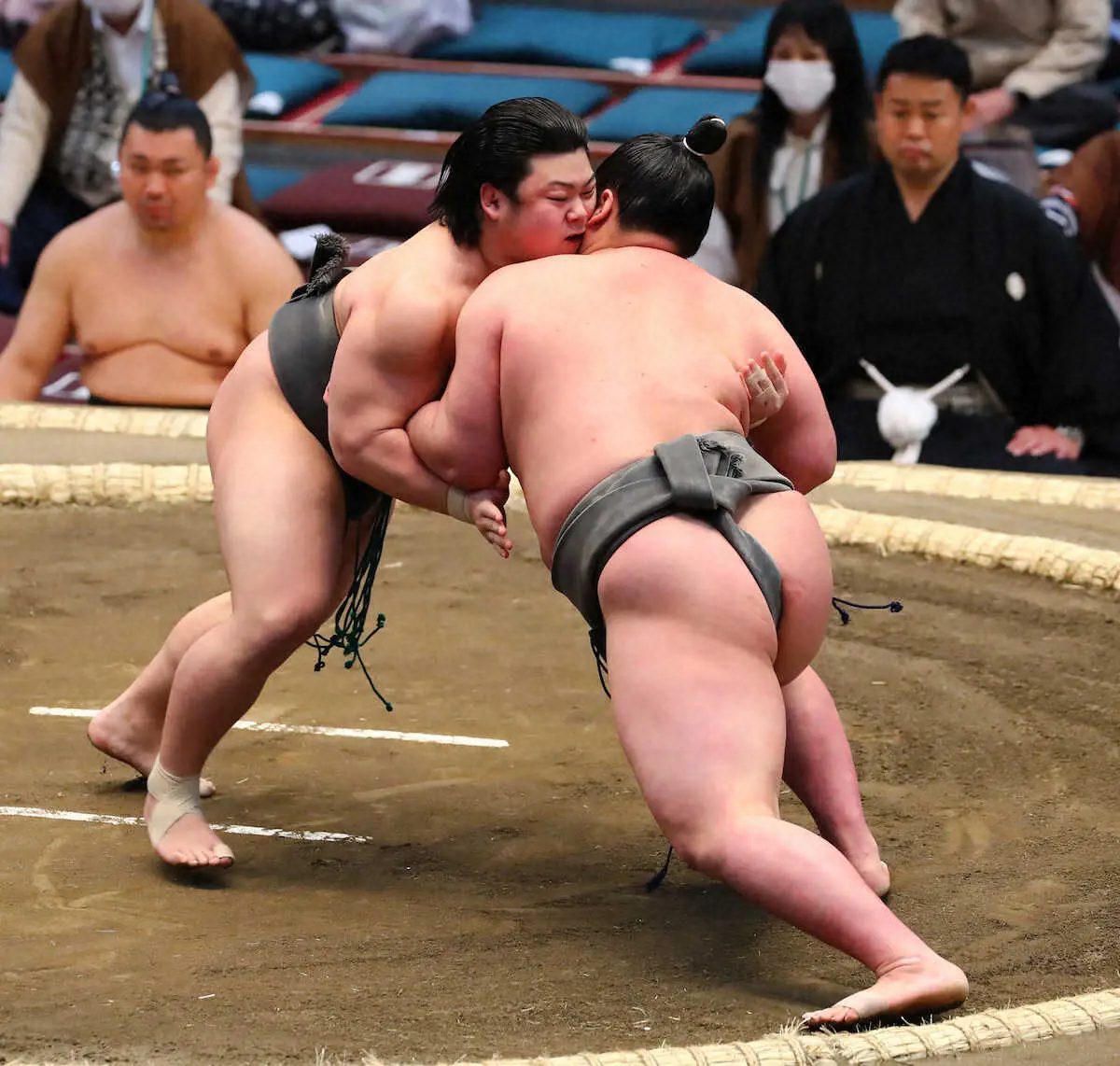 【画像・写真】幕下・川副が文徳高の先輩・藤青雲を破って3連勝「対戦するのが懐かしくてうれしかった」