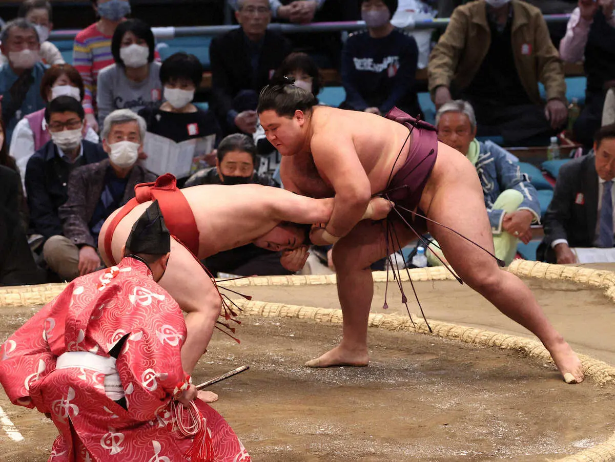 【画像・写真】十両・炎鵬が3日目から4連勝「背中を押してもらえました」同じ小兵の弟弟子・川副の活躍に発奮