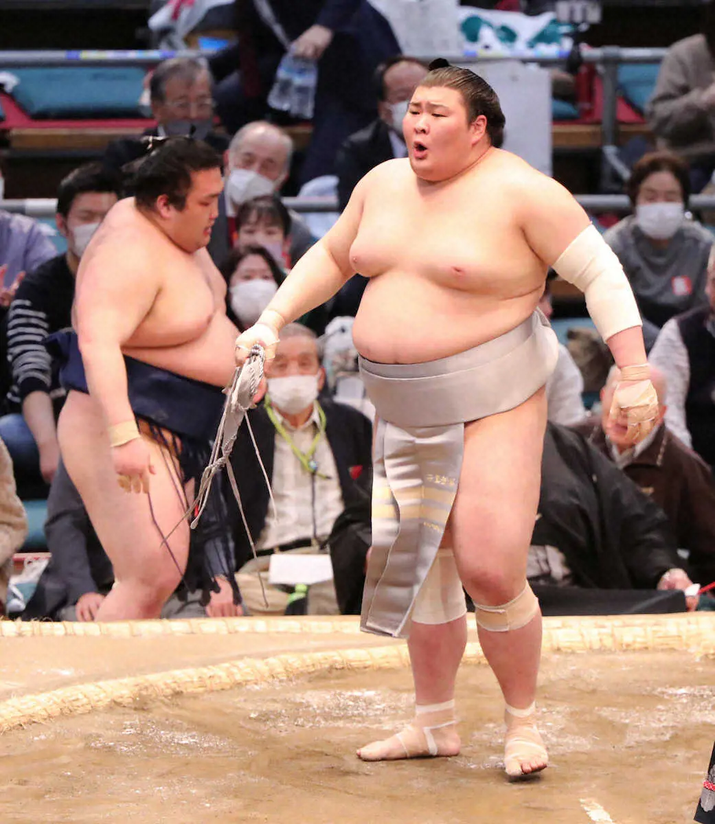 【画像・写真】熱海富士が白星先行の5勝目「同郷の先輩として凄くかっこいい」幕内単独首位の翠富士に憧れの眼差し
