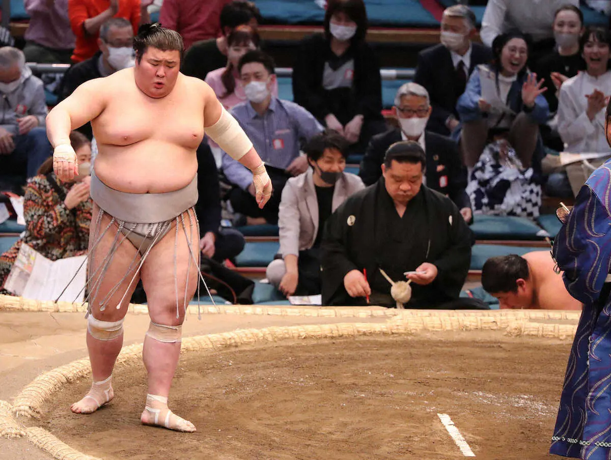 【画像・写真】20歳・熱海富士が19歳・落合を下して年上の意地見せた！「うれしいです」熱戦制して満面の笑み